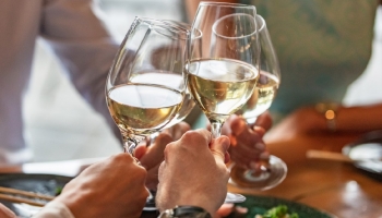 Alvarinho vs Loureiro: differences in the glass