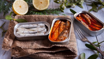 The canned sardine and the wine